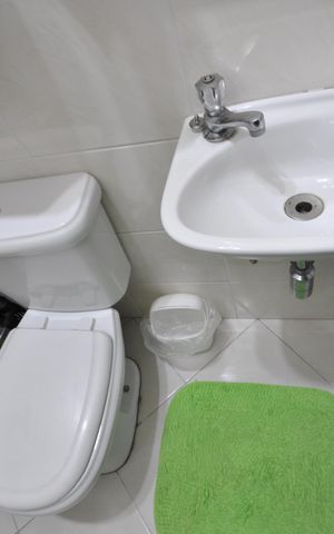 Casa à venda com 215m², 3 quartos e 4 vagasBanheiro de Serviço