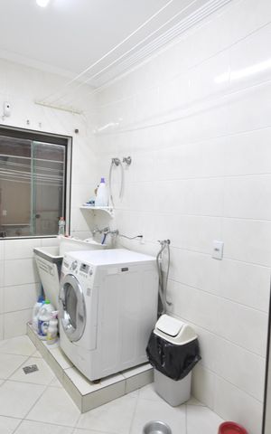Casa à venda com 215m², 3 quartos e 4 vagasÁrea de Serviço