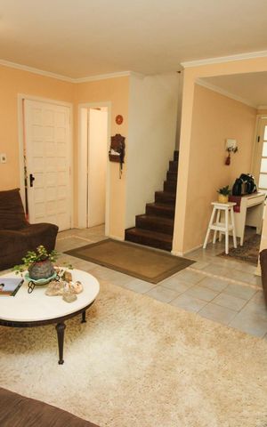 Casa de condomínio à venda com 133m², 3 quartos e 2 vagas Casa de condomínio à venda com 133m², 3 quartos e 2 vagasSala