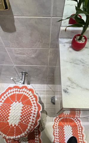 Casa à venda com 263m², 3 quartos e 8 vagas Casa à venda com 263m², 3 quartos e 8 vagasLavabo