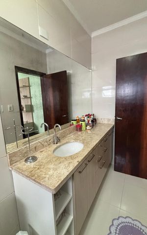 Casa à venda com 263m², 3 quartos e 8 vagas Casa à venda com 263m², 3 quartos e 8 vagasBanheiro da Suíte 3