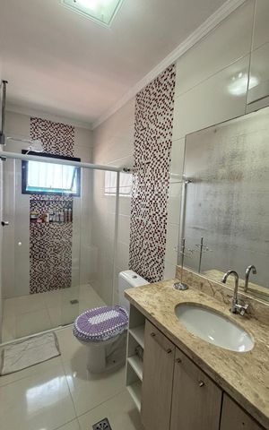 Casa à venda com 263m², 3 quartos e 8 vagas Casa à venda com 263m², 3 quartos e 8 vagasBanheiro da Suíte 3