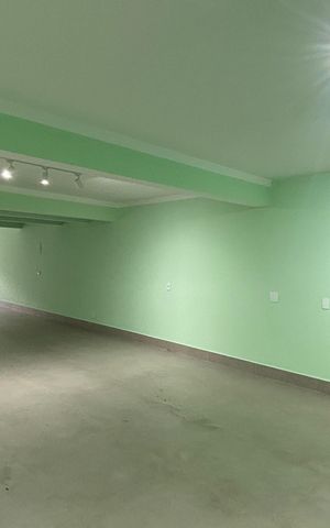 Casa à venda com 263m², 3 quartos e 8 vagas Casa à venda com 263m², 3 quartos e 8 vagasGaragem