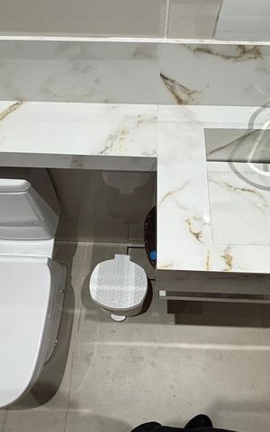Casa à venda com 263m², 3 quartos e 8 vagas Casa à venda com 263m², 3 quartos e 8 vagasArea Gourmet - Banheiro