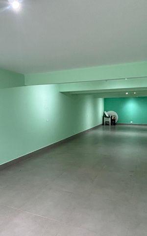 Casa à venda com 263m², 3 quartos e 8 vagas Casa à venda com 263m², 3 quartos e 8 vagasGaragem