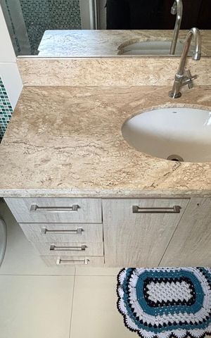 Casa à venda com 263m², 3 quartos e 8 vagas Casa à venda com 263m², 3 quartos e 8 vagasBanheiro da Suíte 2