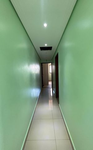 Casa à venda com 263m², 3 quartos e 8 vagas Casa à venda com 263m², 3 quartos e 8 vagasCorredor
