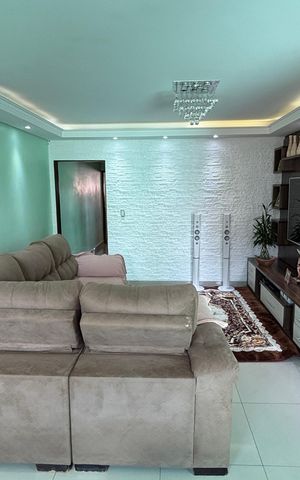 Casa à venda com 263m², 3 quartos e 8 vagas Casa à venda com 263m², 3 quartos e 8 vagasSala