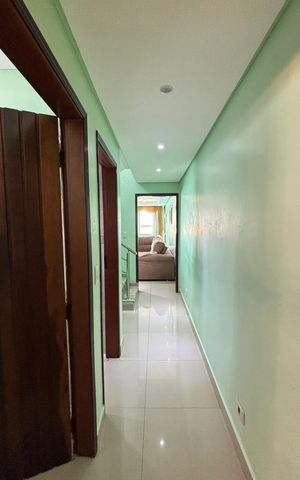 Casa à venda com 263m², 3 quartos e 8 vagas Casa à venda com 263m², 3 quartos e 8 vagasCorredor