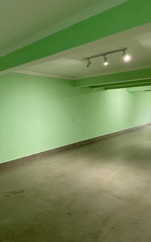 Casa à venda com 263m², 3 quartos e 8 vagas Casa à venda com 263m², 3 quartos e 8 vagasGaragem