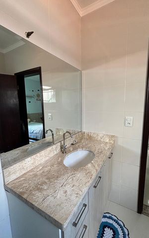 Casa à venda com 263m², 3 quartos e 8 vagas Casa à venda com 263m², 3 quartos e 8 vagasBanheiro da Suíte 2