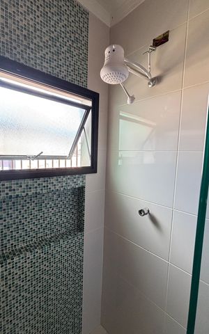 Casa à venda com 263m², 3 quartos e 8 vagas Casa à venda com 263m², 3 quartos e 8 vagasBanheiro da Suíte 2