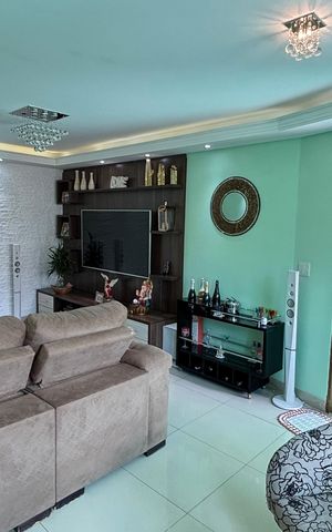 Casa à venda com 263m², 3 quartos e 8 vagas Casa à venda com 263m², 3 quartos e 8 vagasSala