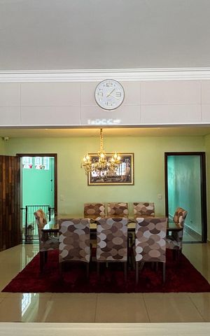 Casa à venda com 263m², 3 quartos e 8 vagas Casa à venda com 263m², 3 quartos e 8 vagasSala de Jantar - Cozinha