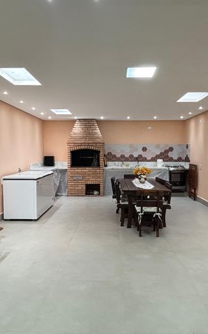 Casa à venda com 263m², 3 quartos e 8 vagas Casa à venda com 263m², 3 quartos e 8 vagasArea Gourmet - Banheiro