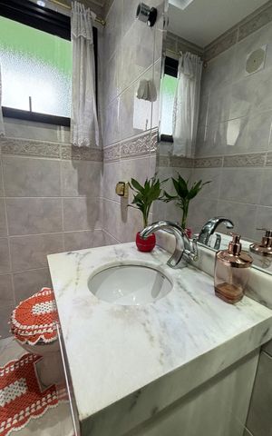 Casa à venda com 263m², 3 quartos e 8 vagas Casa à venda com 263m², 3 quartos e 8 vagasLavabo