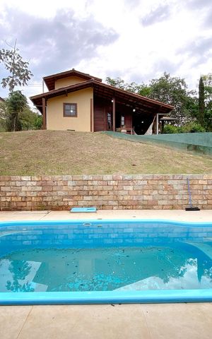 Casa de condomínio à venda com 200m², 3 quartos e 4 vagas Casa de condomínio à venda com 200m², 3 quartos e 4 vagasPiscina