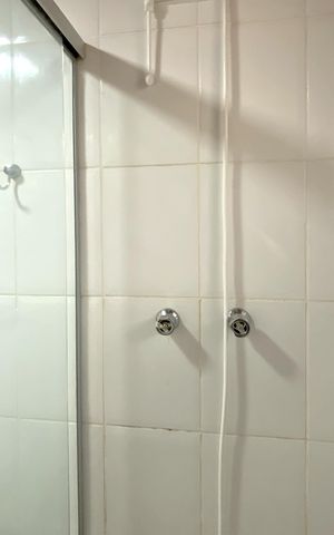 Casa de condomínio à venda com 200m², 3 quartos e 4 vagas Casa de condomínio à venda com 200m², 3 quartos e 4 vagasBanheiro