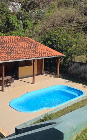 Casa de condomínio à venda com 200m², 3 quartos e 4 vagas Casa de condomínio à venda com 200m², 3 quartos e 4 vagasVista