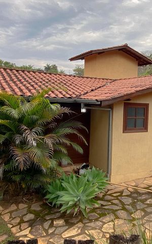 Casa de condomínio à venda com 200m², 3 quartos e 4 vagas Casa de condomínio à venda com 200m², 3 quartos e 4 vagasFachada
