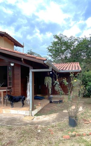 Casa de condomínio à venda com 200m², 3 quartos e 4 vagas Casa de condomínio à venda com 200m², 3 quartos e 4 vagasQuintal