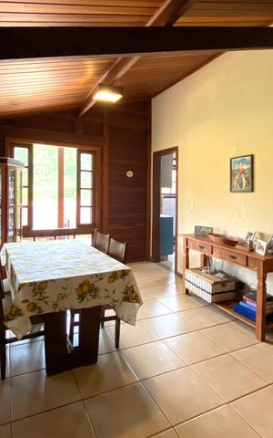 Casa de condomínio à venda com 200m², 3 quartos e 4 vagas Casa de condomínio à venda com 200m², 3 quartos e 4 vagasSala de Jantar