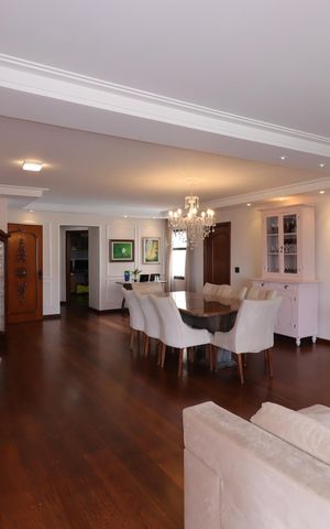 Apartamento à venda com 210m², 4 quartos e 4 vagasSala