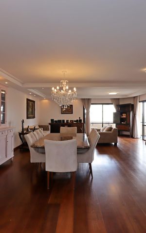 Apartamento à venda com 210m², 4 quartos e 4 vagasSala