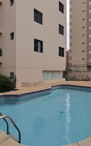 Apartamento à venda com 210m², 4 quartos e 4 vagasÁrea Comum - Piscina