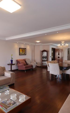 Apartamento à venda com 210m², 4 quartos e 4 vagasSala