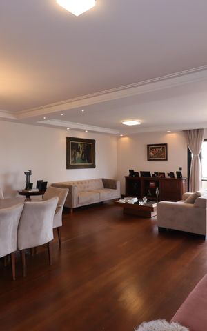 Apartamento à venda com 210m², 4 quartos e 4 vagasSala