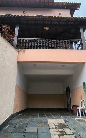 Casa de condomínio à venda com 330m², 4 quartos e 3 vagasFachada