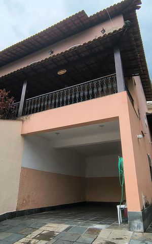 Casa de condomínio à venda com 330m², 4 quartos e 3 vagasFachada