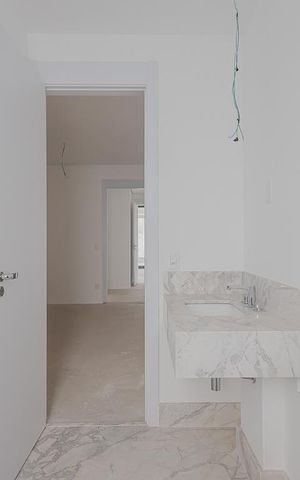 Apartamento à venda com 301m², 3 quartos e 4 vagasBanheiro 1 da Suíte 3