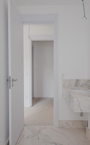 Apartamento à venda com 301m², 3 quartos e 4 vagasBanheiro da Suíte 2