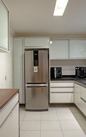 Apartamento para alugar com 129m², 3 quartos e 2 vagasCozinha 