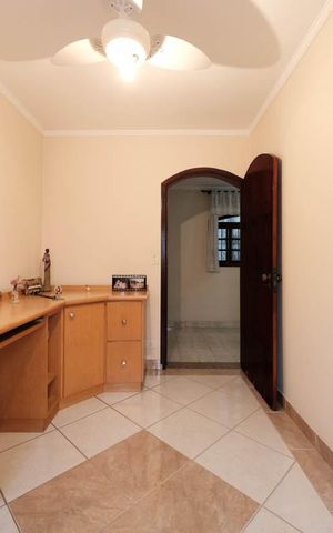Casa à venda com 250m², 3 quartos e 3 vagasQuarto 2