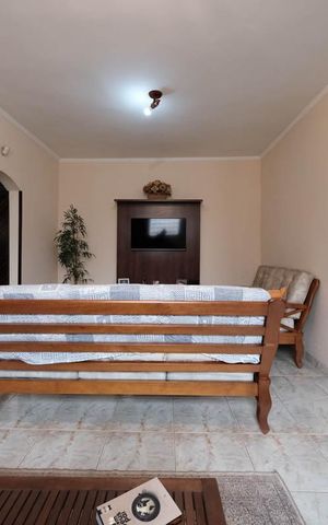 Casa à venda com 250m², 3 quartos e 3 vagasSala