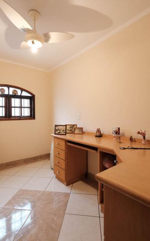 Casa à venda com 250m², 3 quartos e 3 vagasQuarto 2