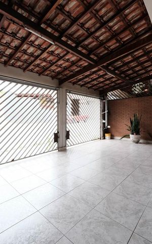 Casa à venda com 250m², 3 quartos e 3 vagasGaragem