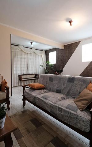Casa à venda com 250m², 3 quartos e 3 vagasSala