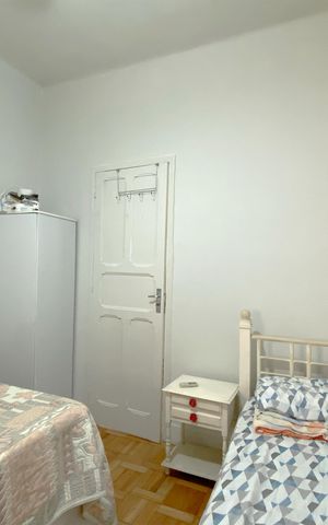 Casa à venda com 326m², 8 quartos e 2 vagas Casa à venda com 326m², 8 quartos e 2 vagasQuarto 2
