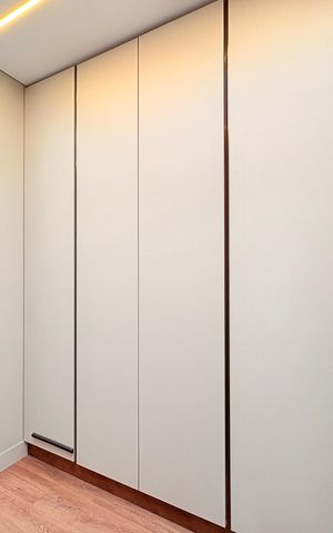 Casa de condomínio à venda com 380m², 5 quartos e 3 vagasSuíte 1 - Closet