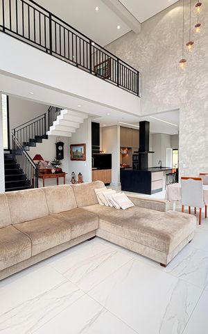 Casa de condomínio à venda com 380m², 5 quartos e 3 vagasSala