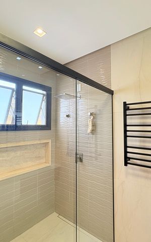 Casa de condomínio à venda com 380m², 5 quartos e 3 vagasBanheiro da Suíte 1