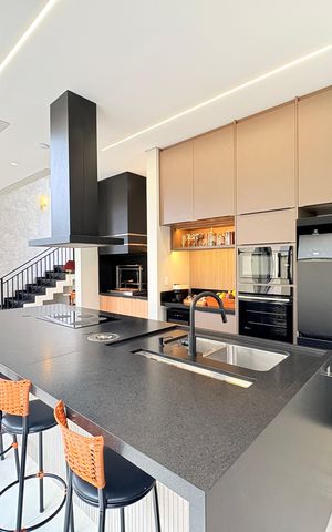 Casa de condomínio à venda com 380m², 5 quartos e 3 vagasCozinha