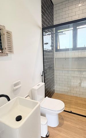 Casa de condomínio à venda com 380m², 5 quartos e 3 vagasBanheiro Social 2