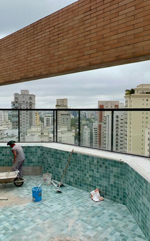 Studio à venda com 31m², 1 quarto e 1 vaga Studio à venda com 31m², 1 quarto e 1 vagaÁrea comum - Piscina