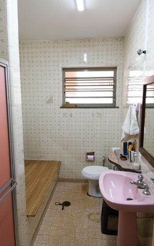 Casa para alugar com 663m², 3 quartos e 5 vagasBanheiro