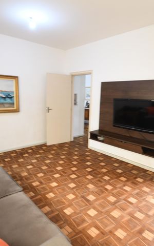 Casa para alugar com 663m², 3 quartos e 5 vagasSala de TV